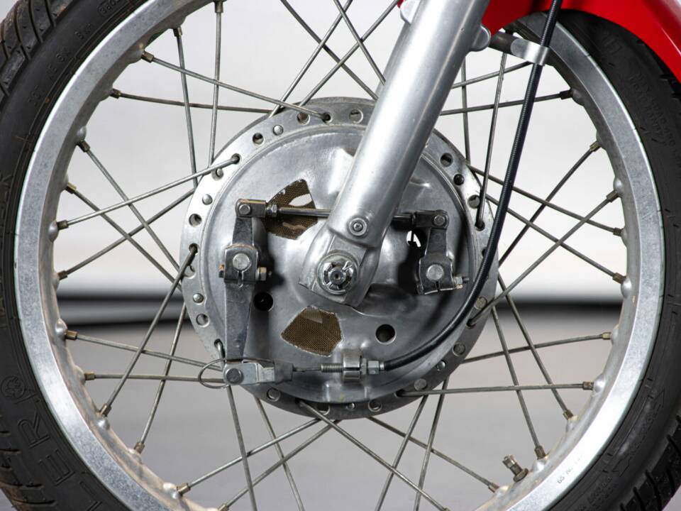Imagen 23/50 de Yamaha 175 GP Special (1975)