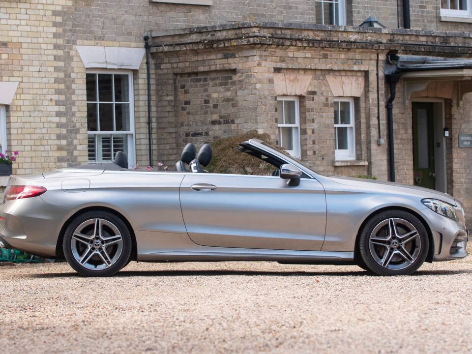 Bild 2/50 von Mercedes-Benz C 300 d (2019)