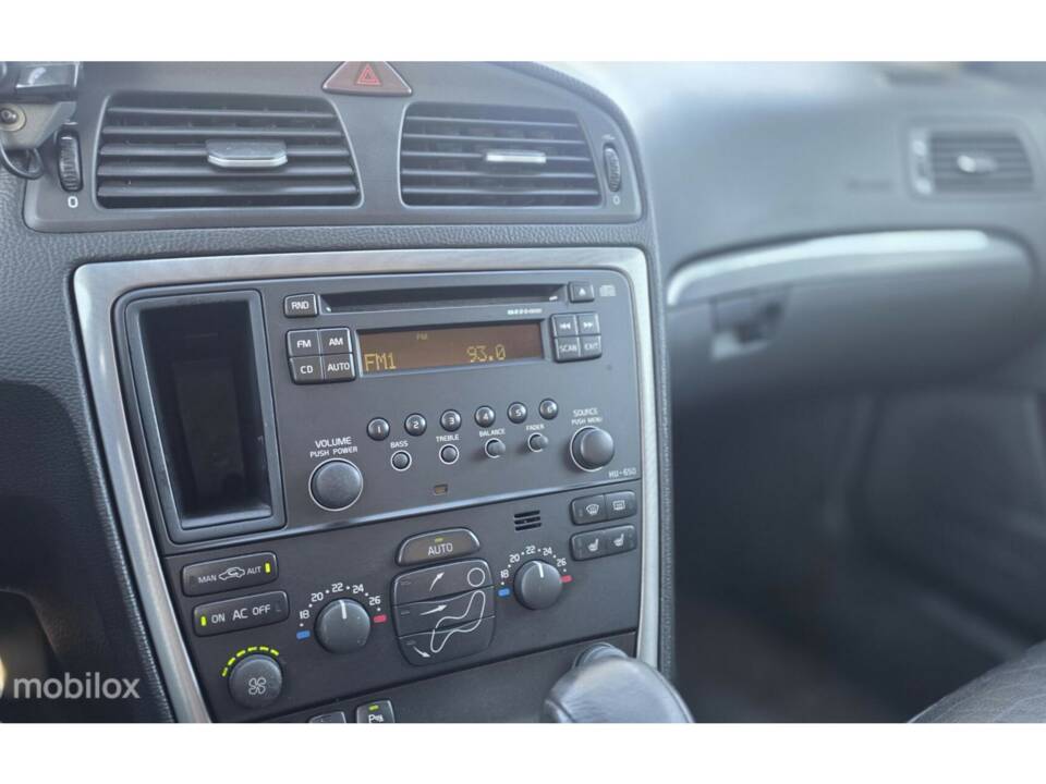 Bild 21/34 von Volvo XC70 2.5T AWD (2006)