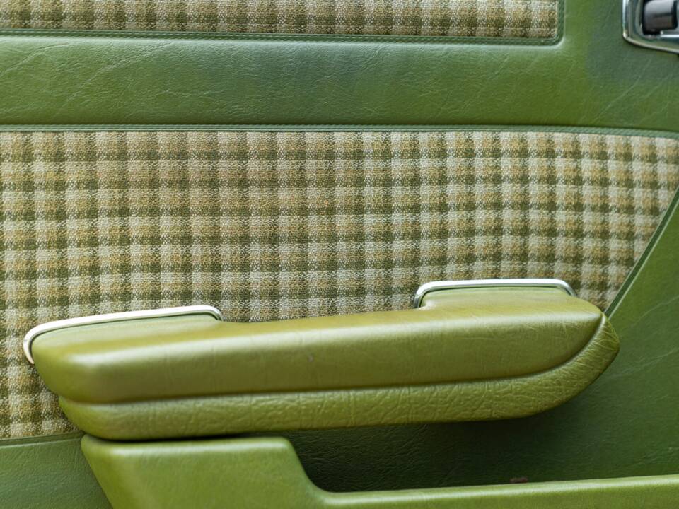 Image 35/50 de Mercedes-Benz 500 SLC (1984)