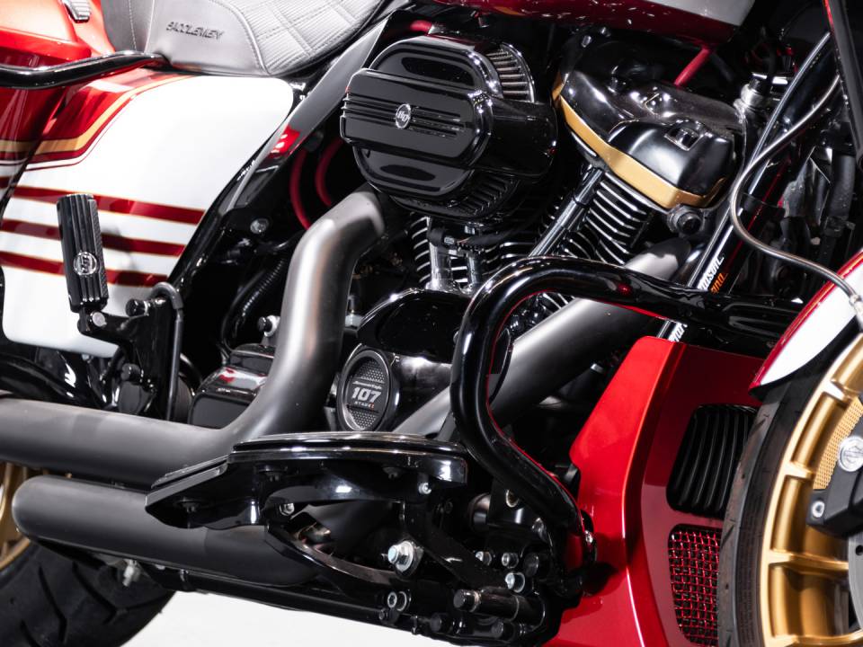 Image 12/50 of Harley-Davidson DUMMY (2019)
