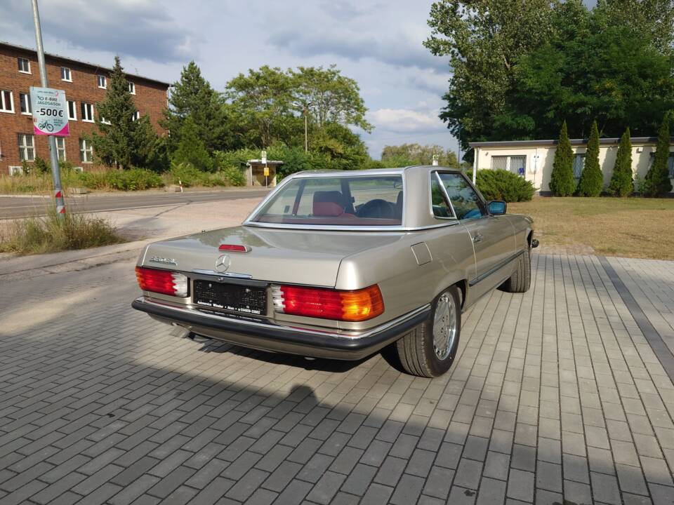 Image 10/43 of Mercedes-Benz 560 SL (1988)