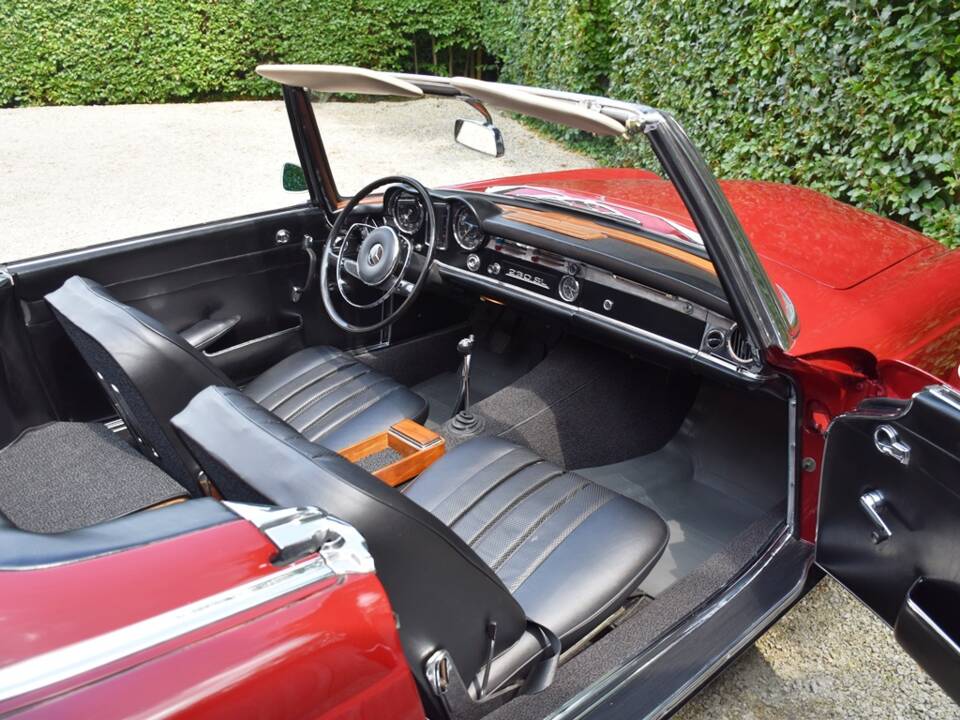 Image 30/45 of Mercedes-Benz 230 SL (1964)
