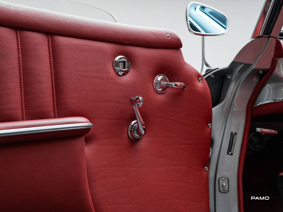 Image 29/44 of Mercedes-Benz 190 SL (1957)