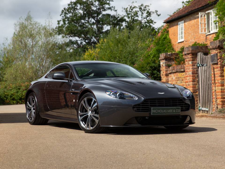Bild 12/79 von Aston Martin V12 Vantage (2011)