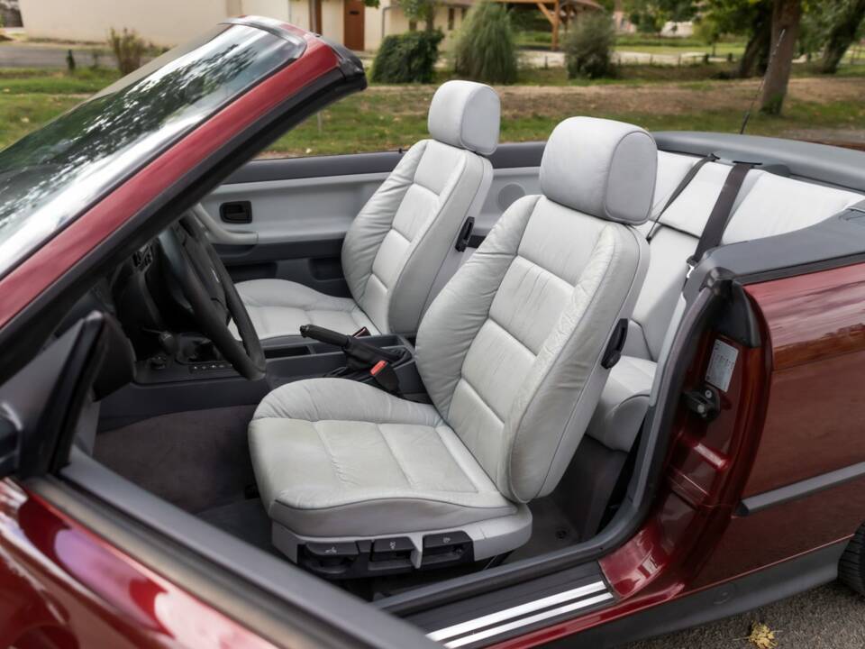 Immagine 5/23 di BMW 318i (1995)
