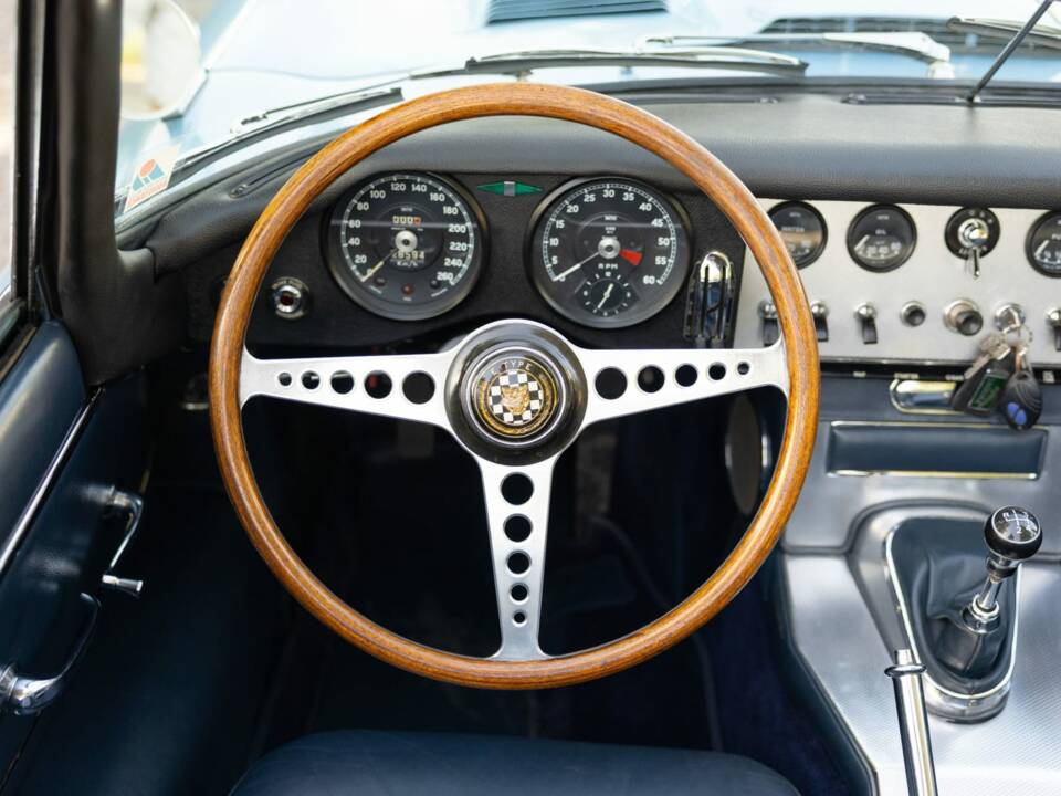 Image 35/50 de Jaguar Type E 3.8 (1964)