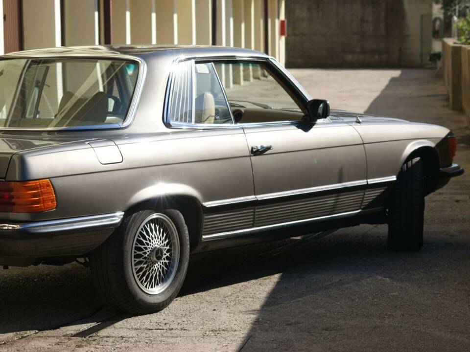 Immagine 37/50 di Mercedes-Benz 280 SLC (1976)