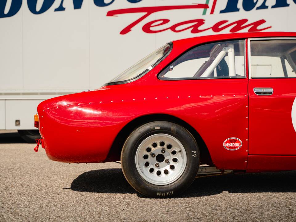 Imagen 75/81 de Alfa Romeo 1750 GT Veloce (1968)