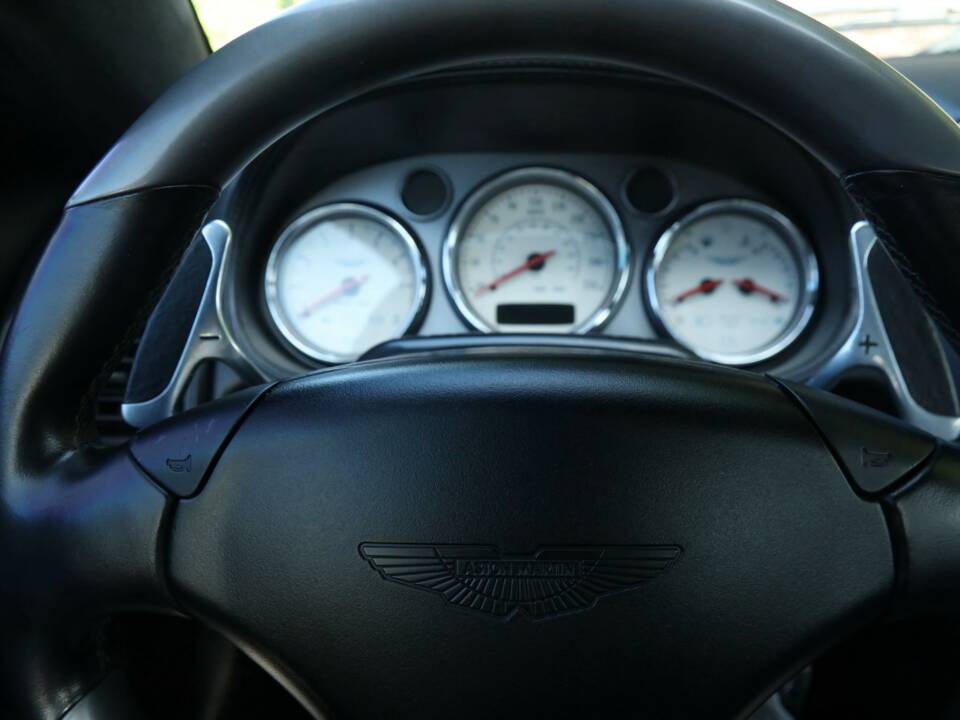 Image 48/50 of Aston Martin V12 Vanquish (2003)