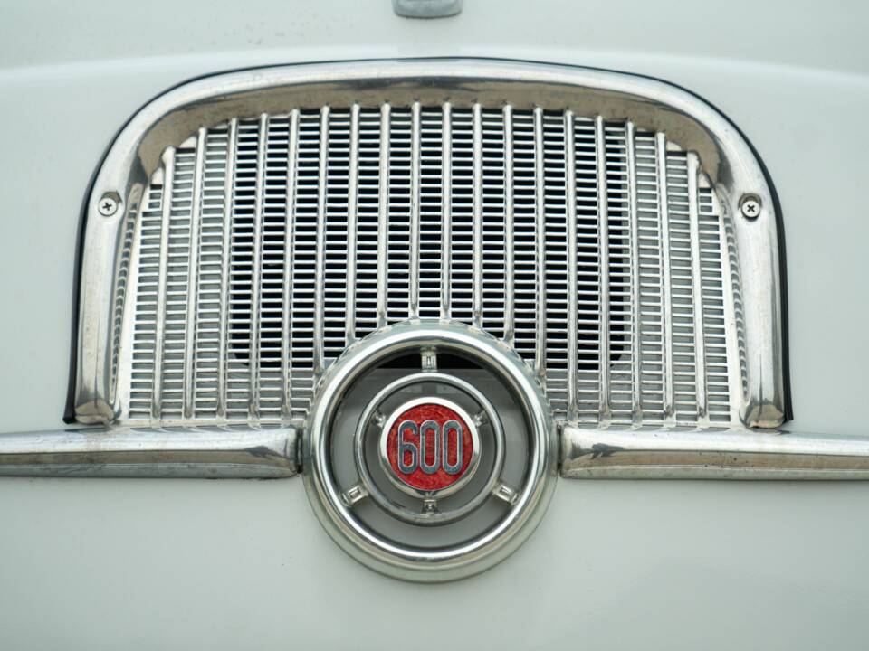 Image 30/50 of FIAT 600 D Multipla (1963)