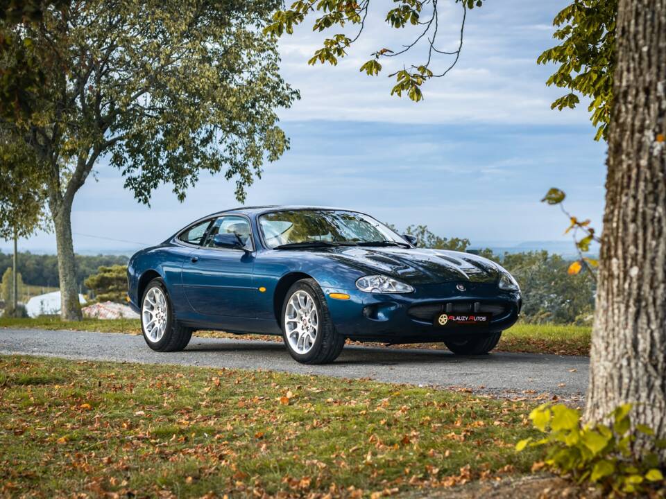 Bild 12/27 von Jaguar XKR (2001)