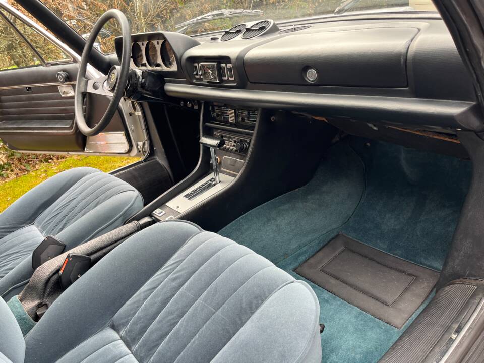 Bild 28/60 von Peugeot 504 V6 Coupe (1975)