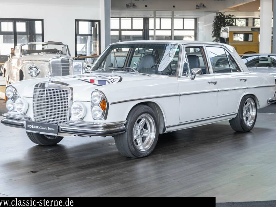 Imagen 1/15 de Mercedes-Benz 280 SE 3,5 (1971)