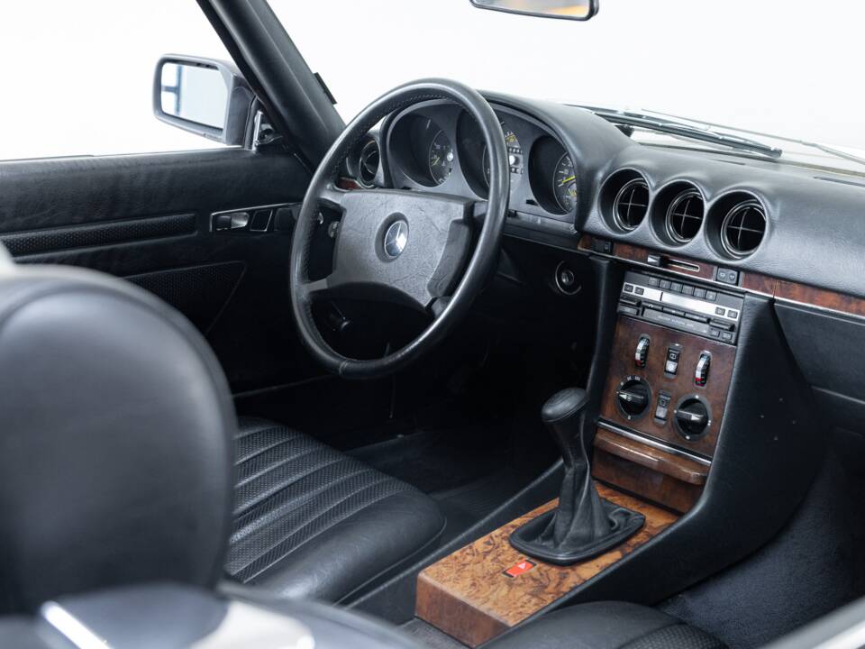 Afbeelding 9/32 van Mercedes-Benz 300 SL (1986)