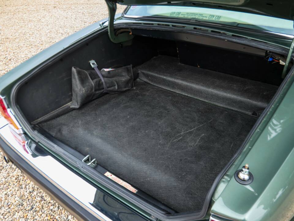 Image 50/50 of Jaguar XJ 6 4.2 (1985)