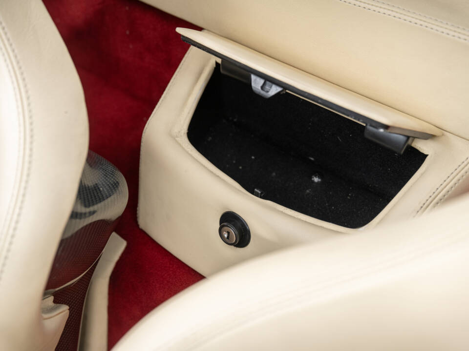Immagine 27/50 di Ferrari F 355 GTS (1996)