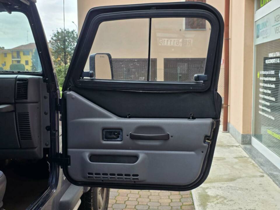 Afbeelding 25/45 van Jeep Wrangler Sport Hardtop 2.5 (1997)