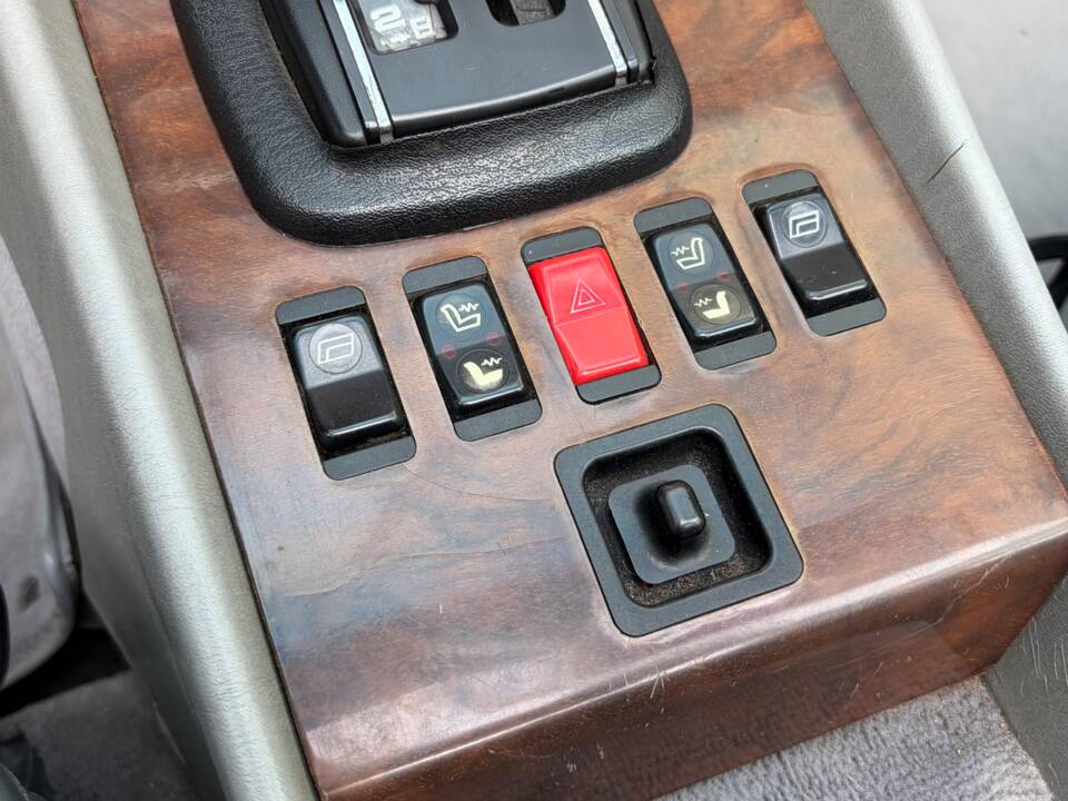 Image 87/88 of Mercedes-Benz 380 SL (1984)