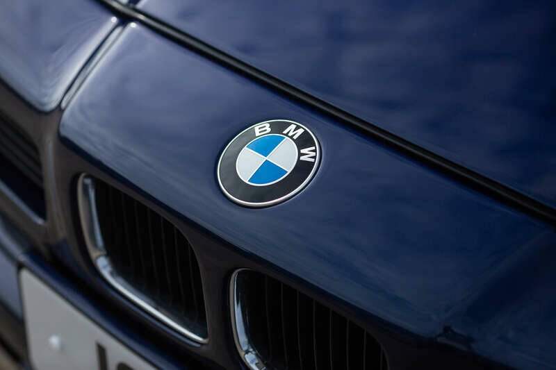 Image 17/50 de BMW 850CSi (1993)