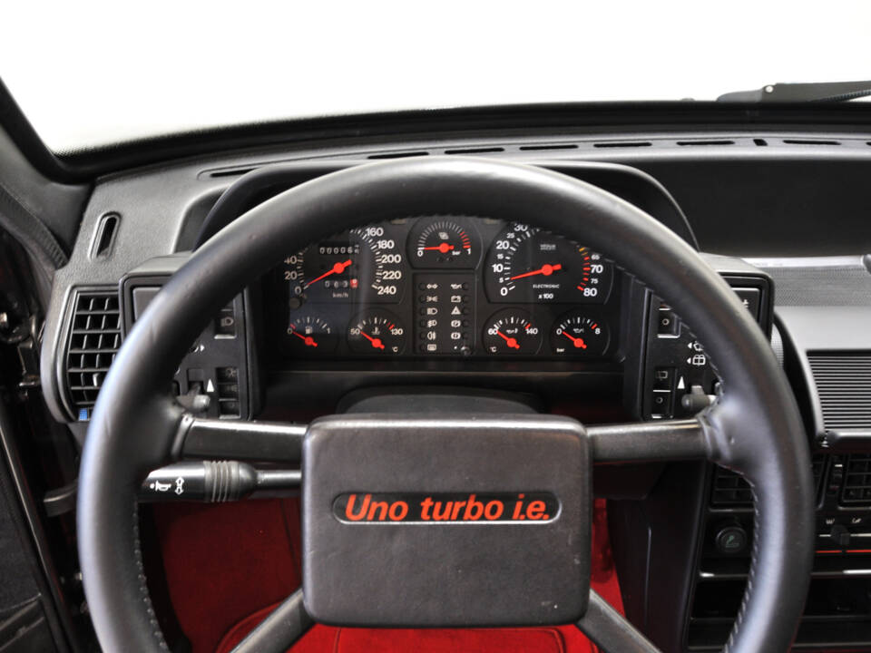 Immagine 35/57 di FIAT Uno Turbo i.e. (1989)