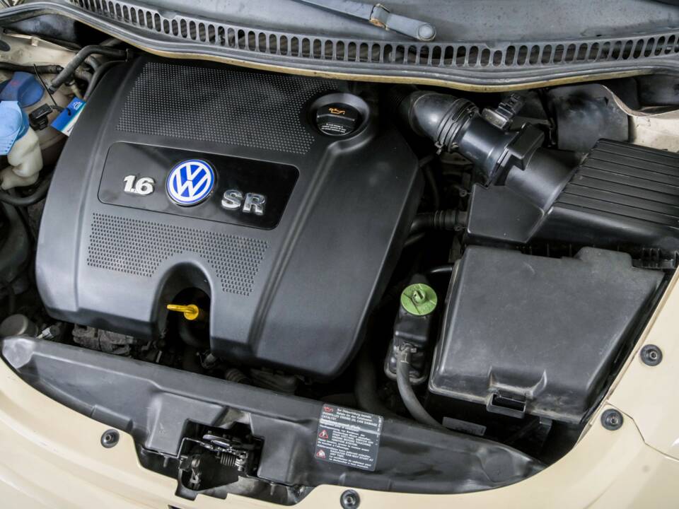 Bild 37/50 von Volkswagen New Beetle 1.6 (2003)