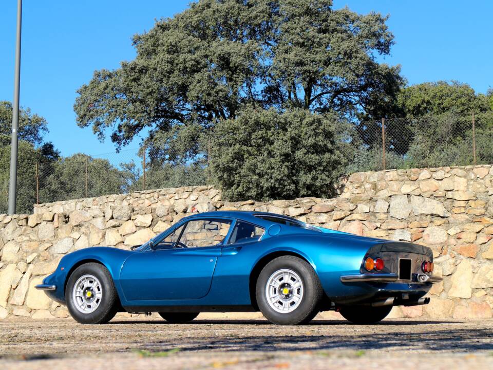 Image 4/18 de Ferrari Dino 246 GT (1971)