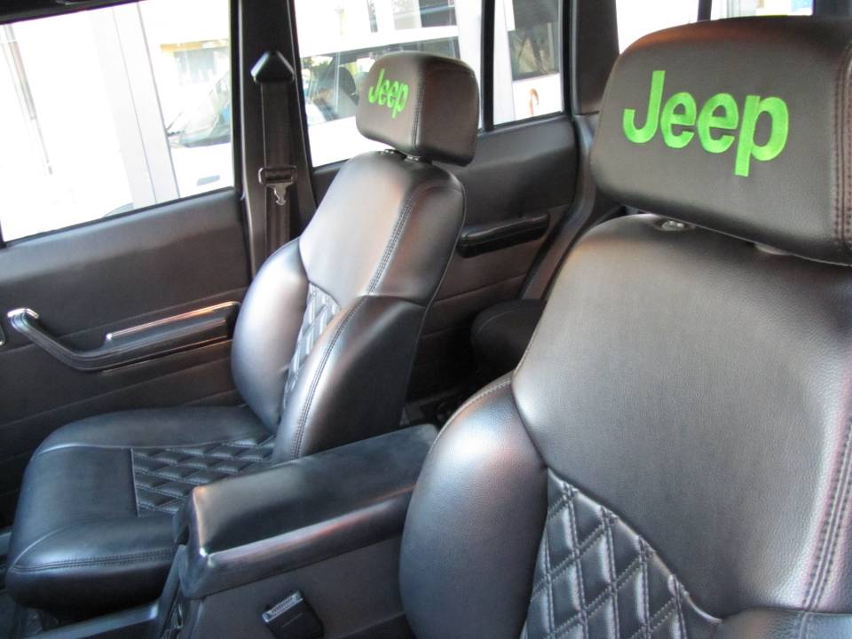 Image 19/30 of Jeep Cherokee (1990)