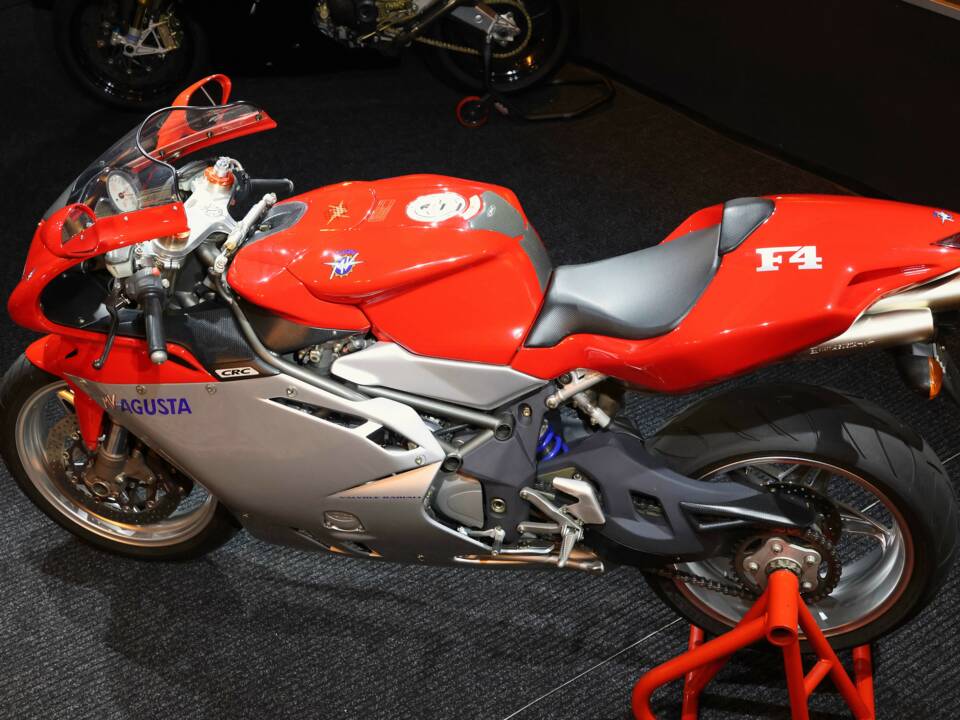 Image 33/36 of MV Agusta DUMMY (2004)