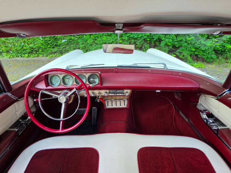 Image 9/75 of Lincoln Continental Mark II (1956)