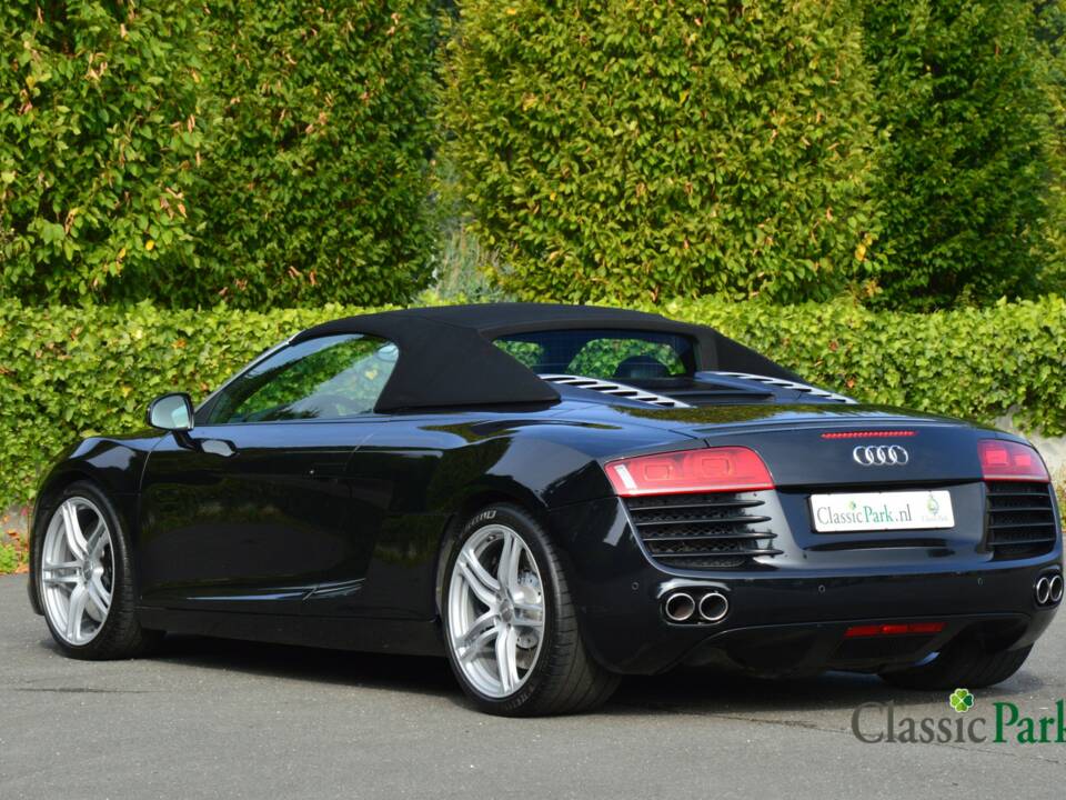 Image 11/50 of Audi R8 Spyder 4.2 FSI Quattro (2011)