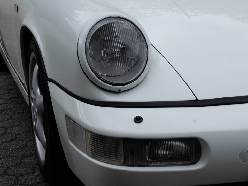 Image 45/60 de Porsche 911 Carrera 2 (1991)