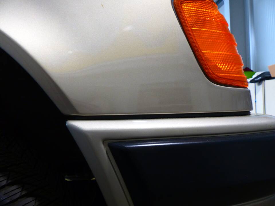 Afbeelding 56/63 van Mercedes-Benz 230 CE (1988)