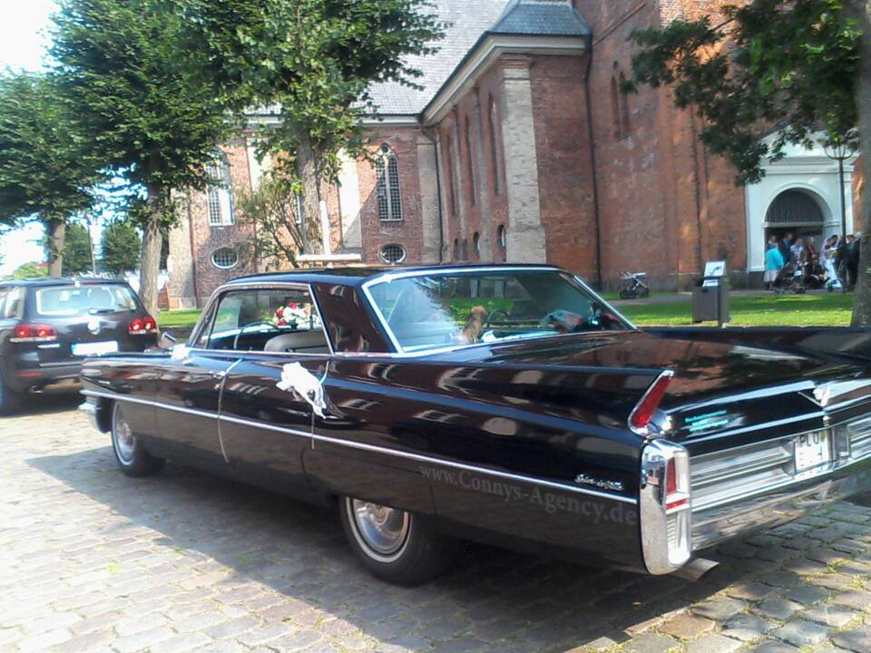 Afbeelding 2/5 van Cadillac 63 Sedan DeVille (1963)