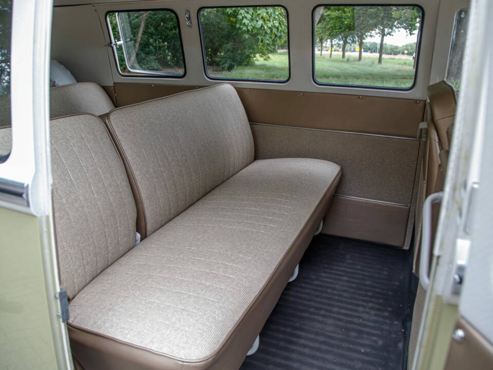 Image 8/8 of Volkswagen T1 minibus (1965)