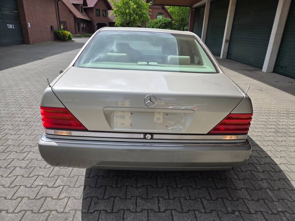 Image 4/103 de Mercedes-Benz 300 SE (1991)