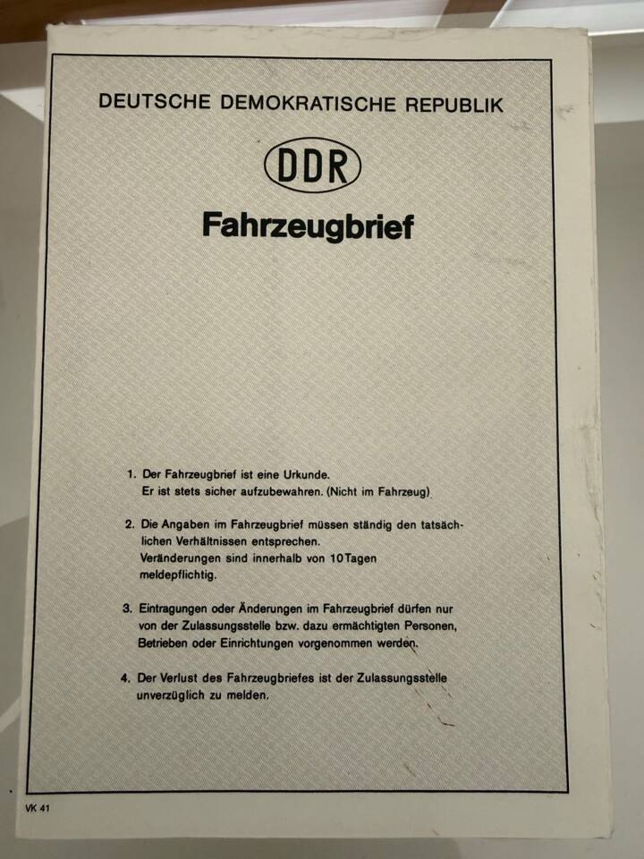 Image 24/26 of Trabant 601 (1990)