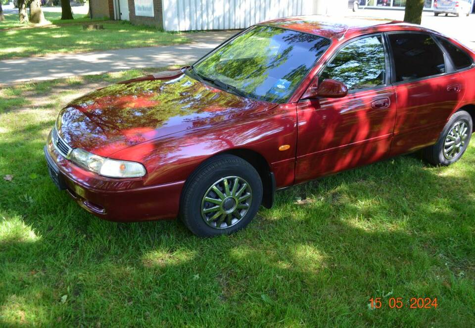 Image 29/38 of Mazda 626 2.0i (1994)