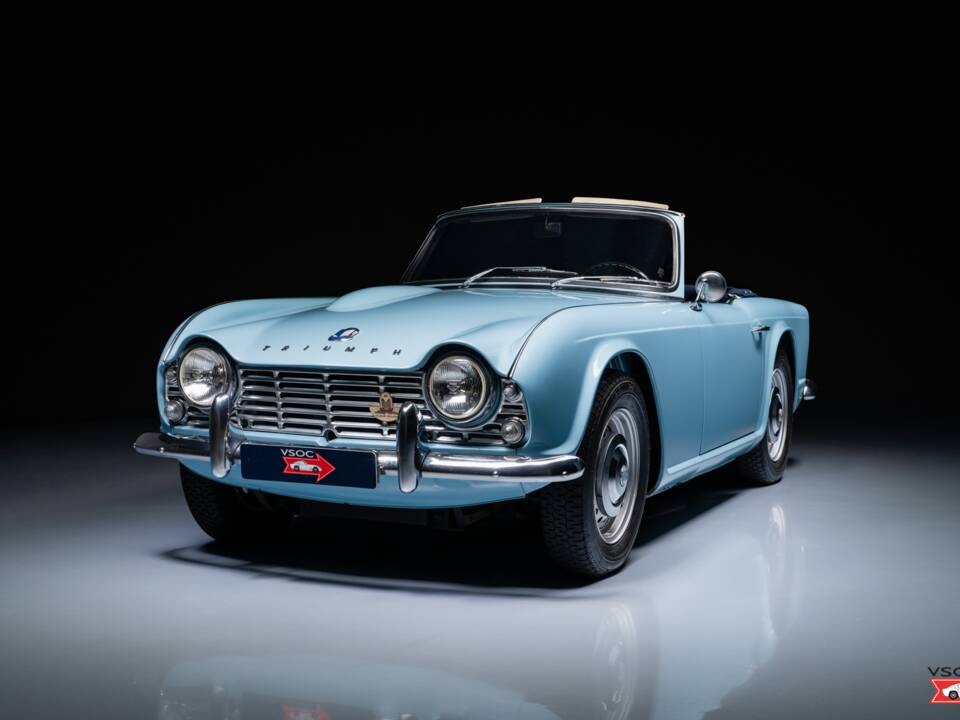 Image 1/33 of Triumph TR 4 (1962)