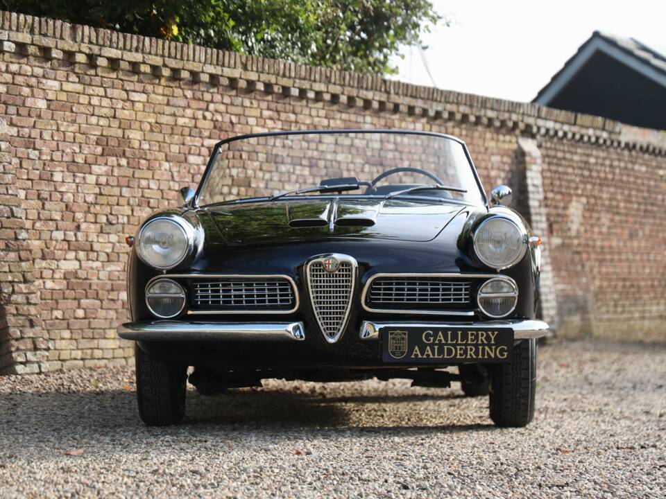 Bild 5/50 von Alfa Romeo 2000 Spider (1961)