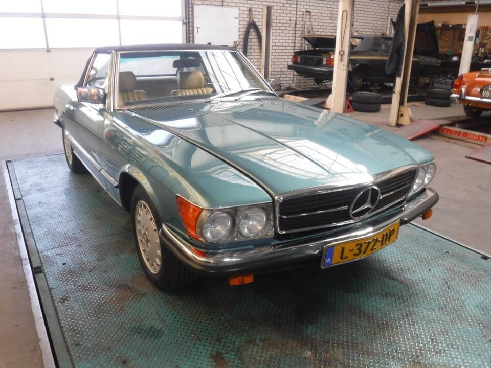 Image 24/50 de Mercedes-Benz 380 SL (1981)