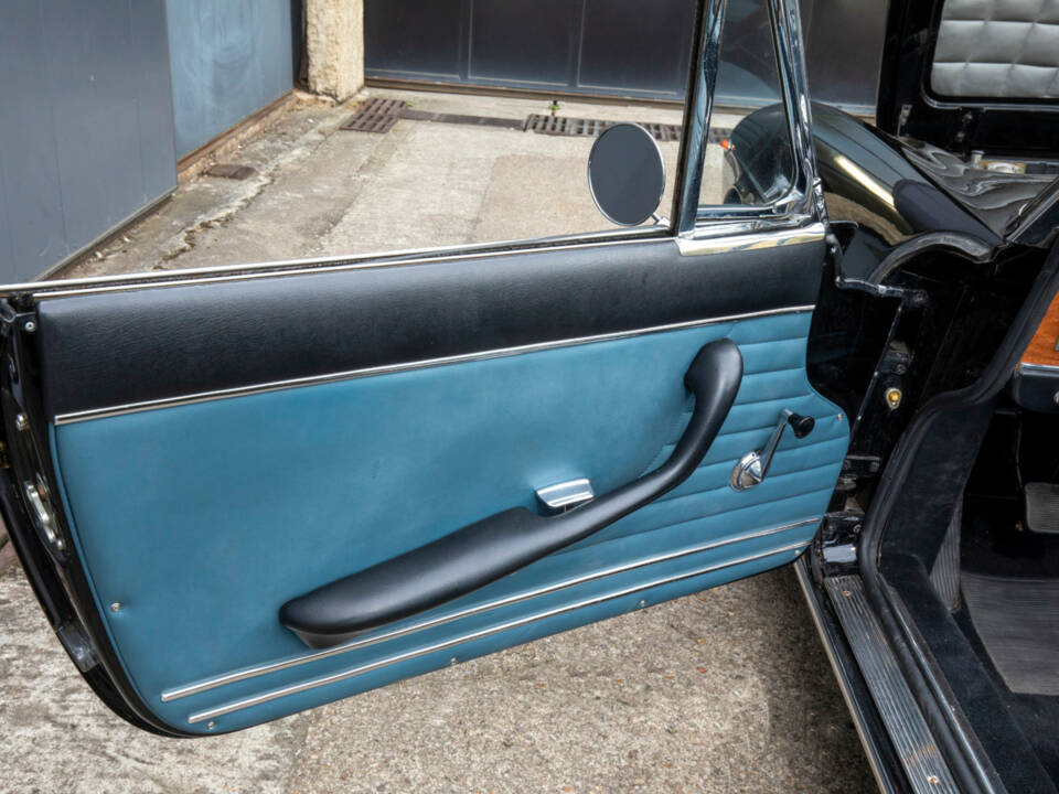 Image 17/24 of Ferrari 275 GTS (1965)