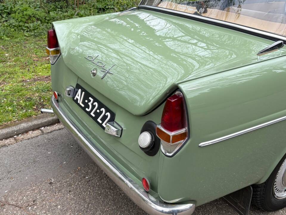 Image 19/24 of DAF Daffodil 31 (1964)