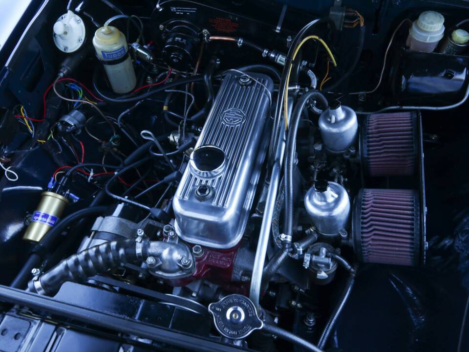Image 26/50 de MG MGB (1966)