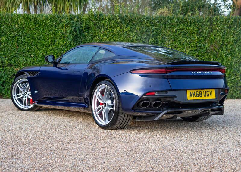 Immagine 4/50 di Aston Martin DBS Superleggera (2018)