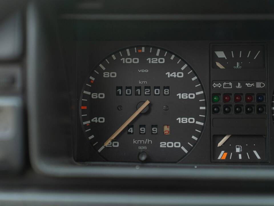 Bild 36/45 von Volkswagen Golf II 1.3 (1990)