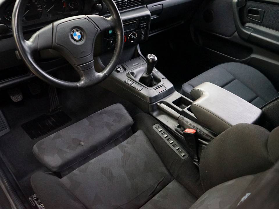 Imagen 24/31 de BMW 318ti Compact (1995)