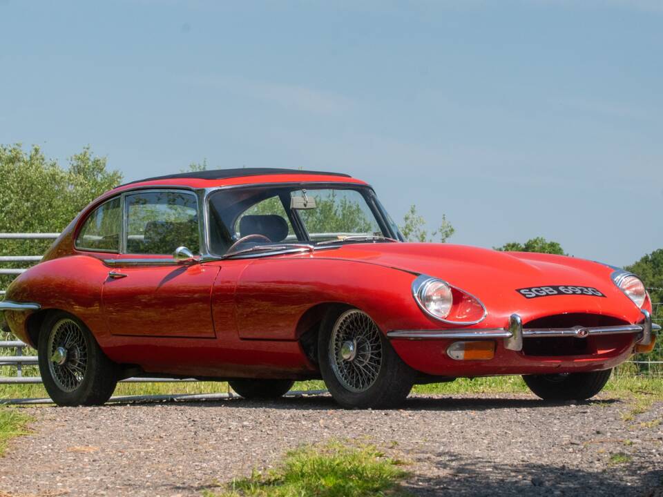 Image 2/50 de Jaguar Type E (2+2) (1969)