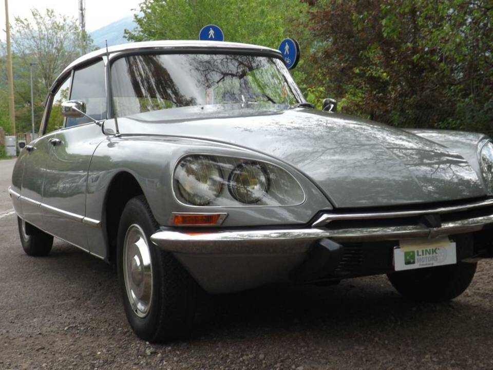 Image 9/35 of Citroën DS 21 Pallas (1969)