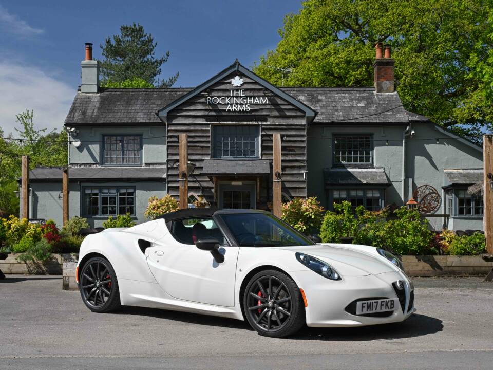 Image 48/50 of Alfa Romeo 4C Spider (2017)
